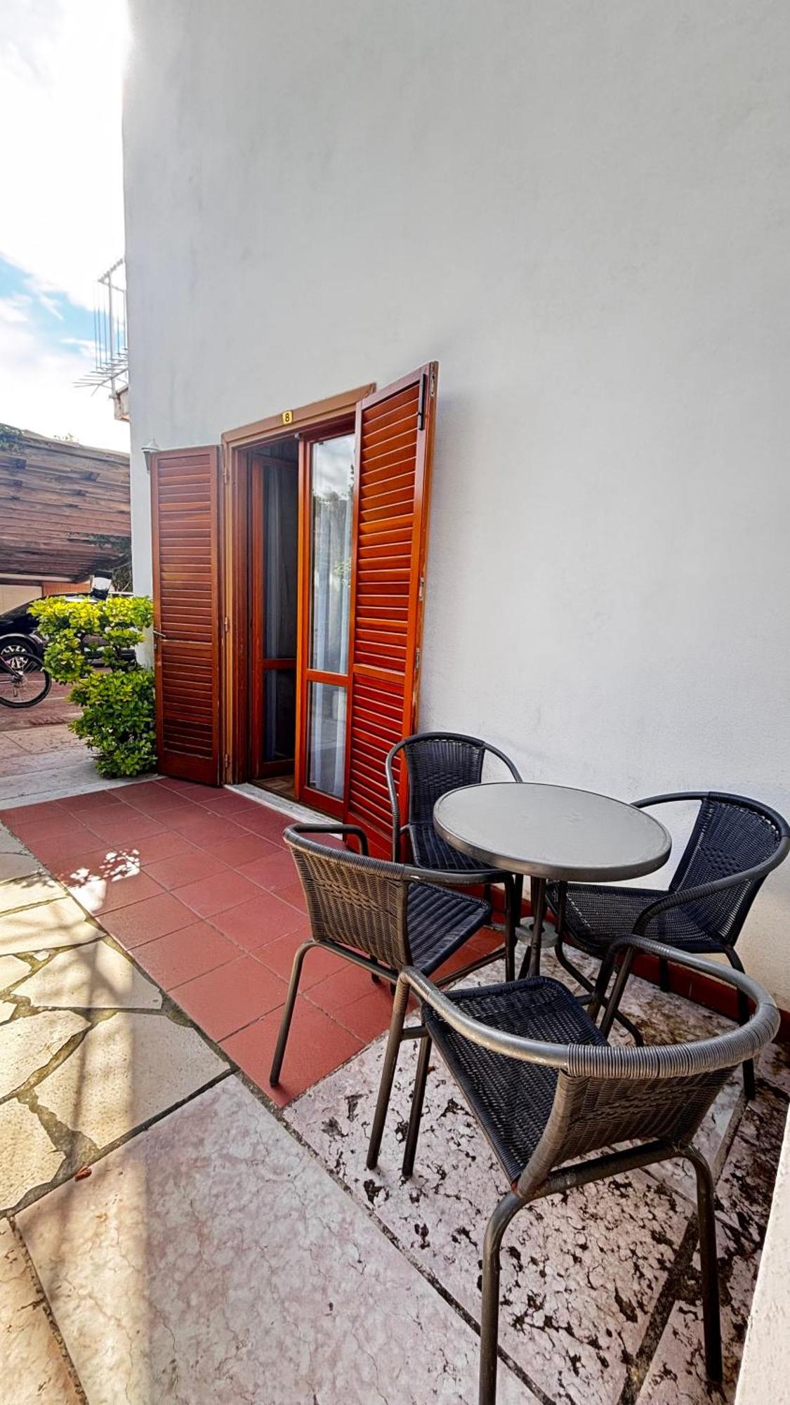 Hotel La Bastide Le Lavandou Exterior foto